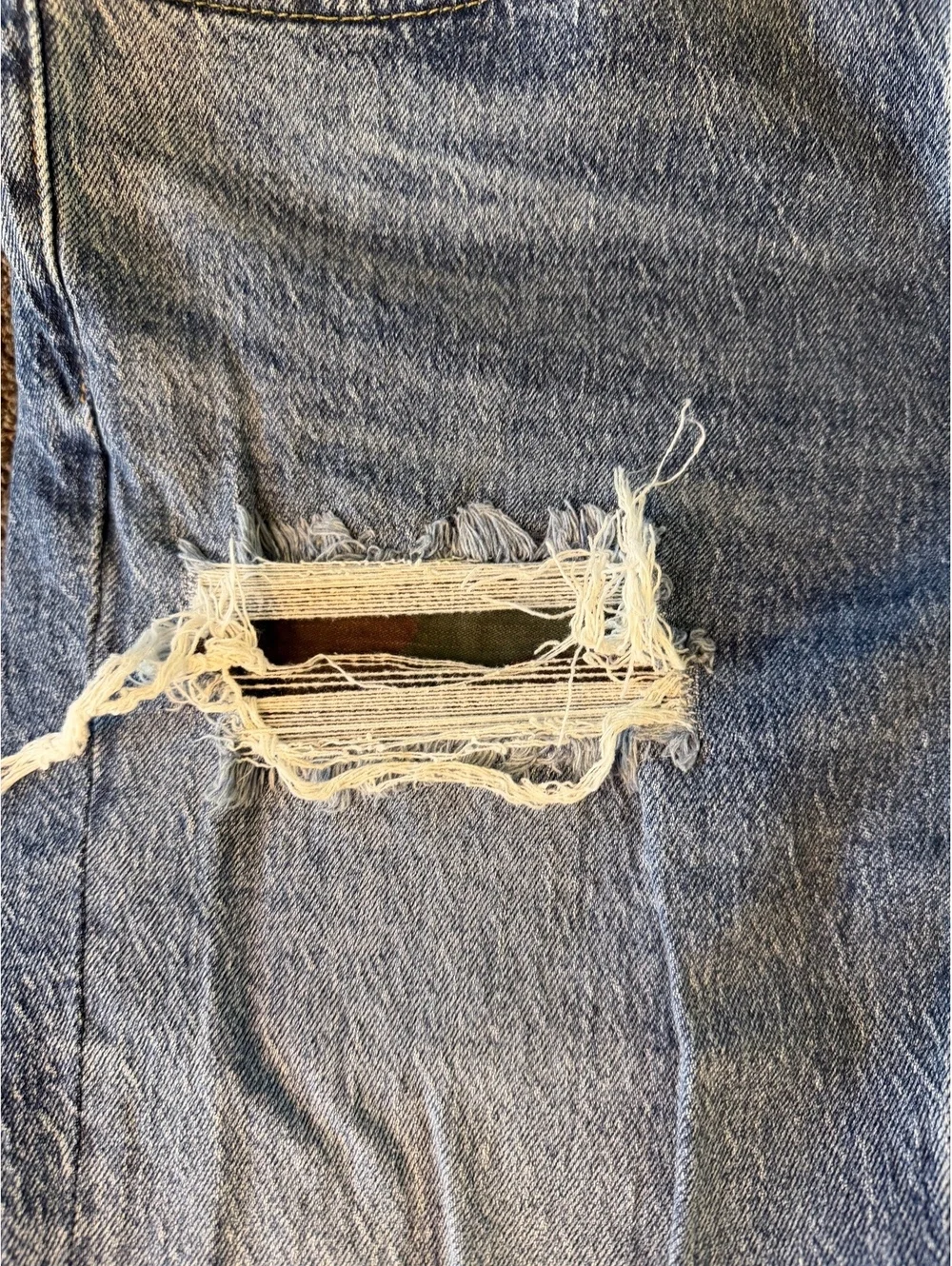 2019 Levi’s 541 Athletic Taper Jeans Men’s 32x32 Distressed Ripped Camo Y2K